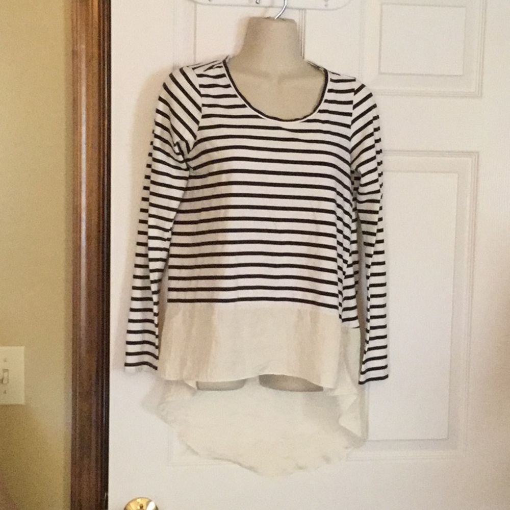 Lilies Closet Top